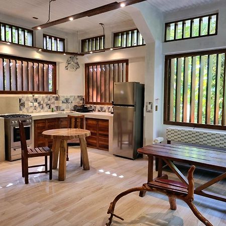 Omega Tours Eco-Jungle Lodge ลาเซย์บา ภายนอก รูปภาพ